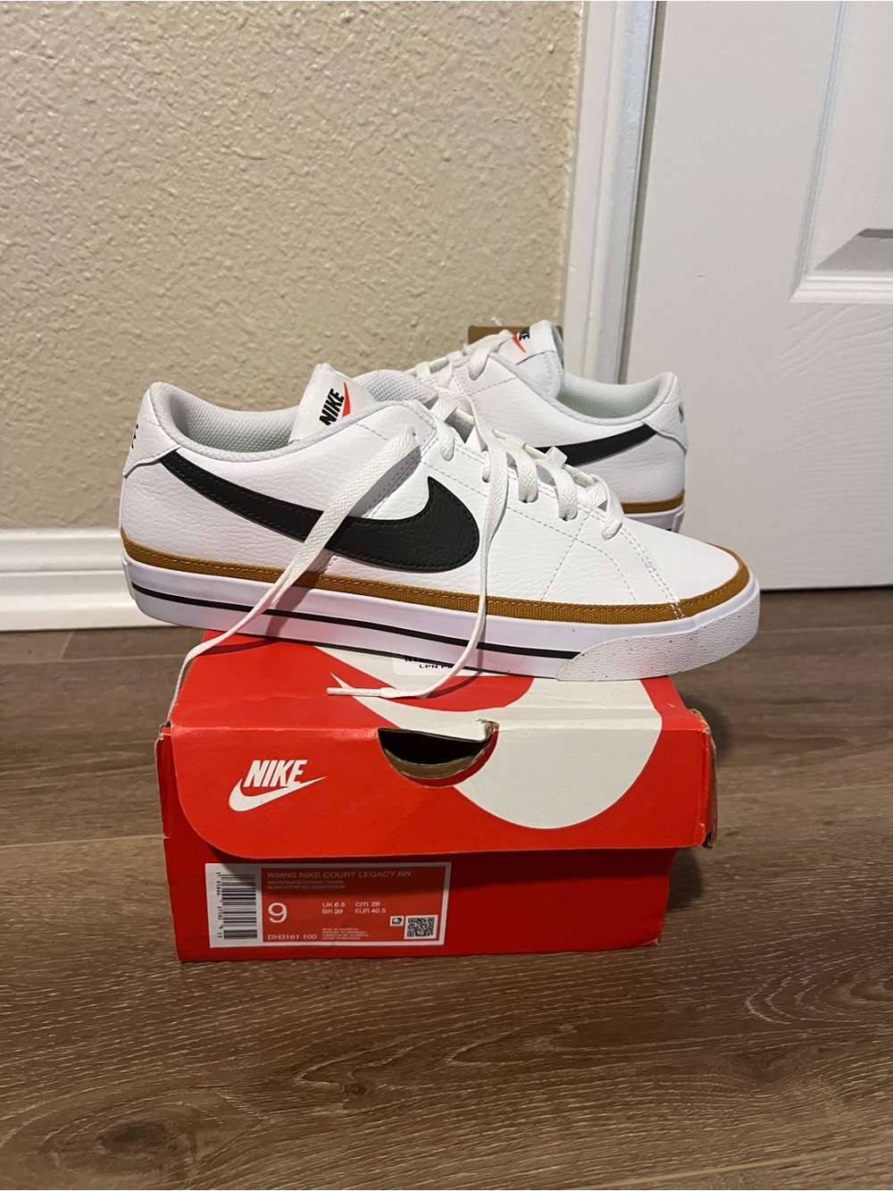 Nike Women’s White Black & Brown-Accent Low-Top Sneakers